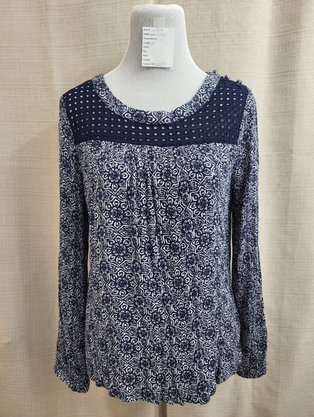 Solitaire Women's Top Navy Blue White Floral Crochet Boho Long Sleeve Size Lg
